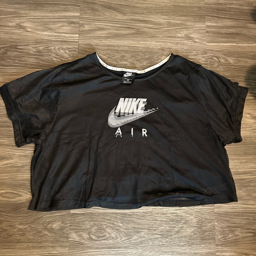 Nike crop top shirts Women’s Size 2X